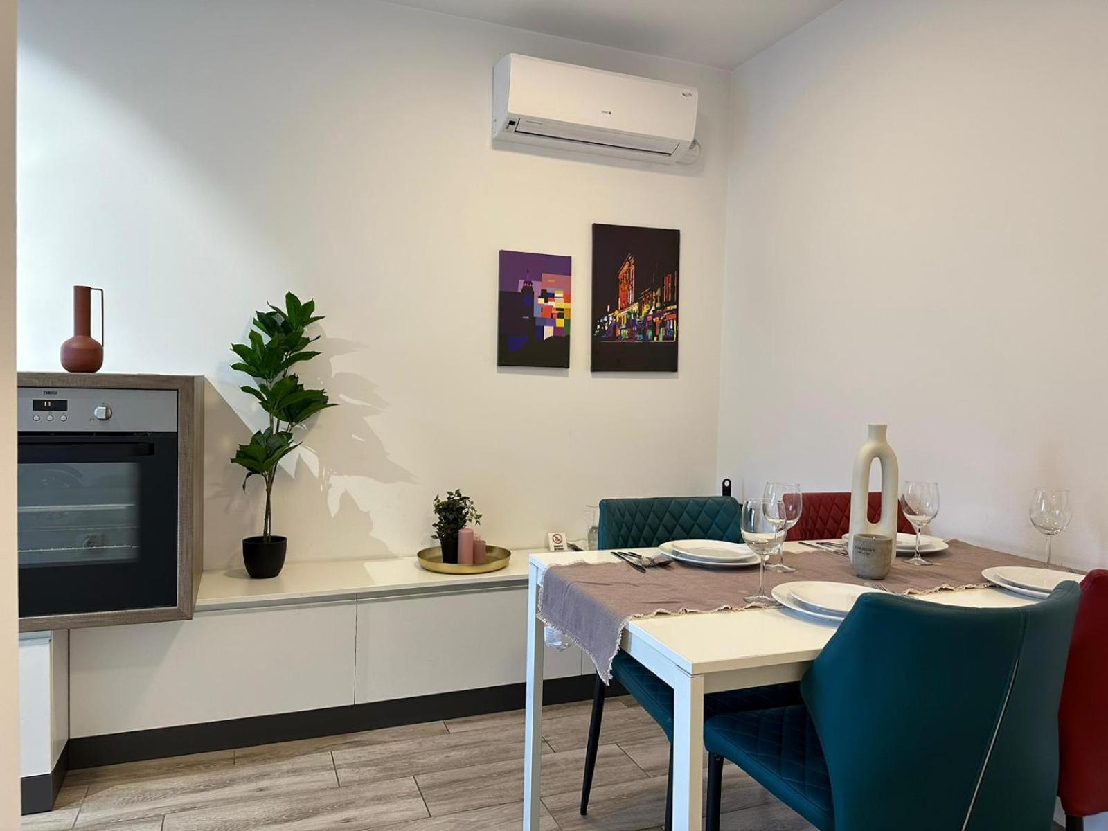 Luxury Glam Apartments & Studios Near Coresi Mall Брашов Экстерьер фото